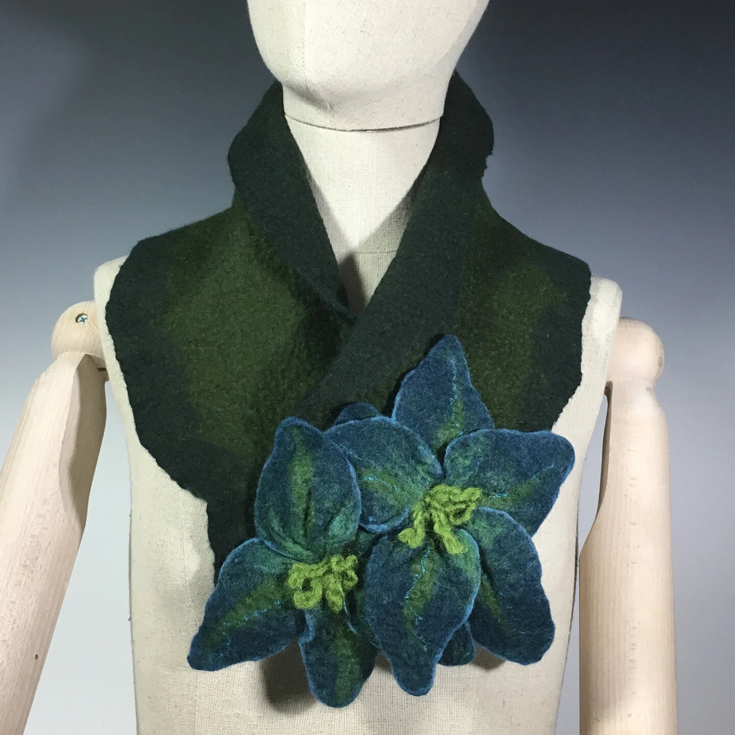 小物 HOLIDAY FLOWER QUILTING LONG MUFFLER Lily+Muffler+Petrol.jpg?format